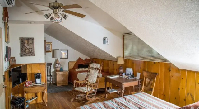 Трёхместный номер Deluxe Red Horse Bed and Breakfast