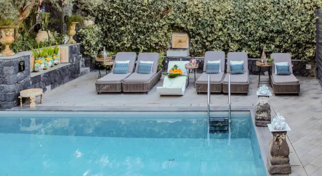Villa Urbis Taormina, luxury villa in the heart of Taormina with swimming pool, Book Villa Hotels in Sicily with a Pool, Swimming Pool