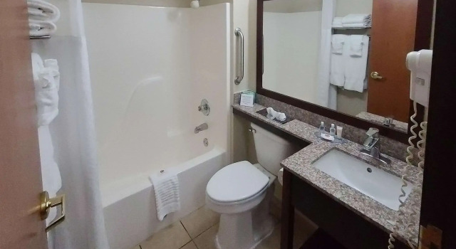 Четырёхместный номер Standard Comfort Inn New River