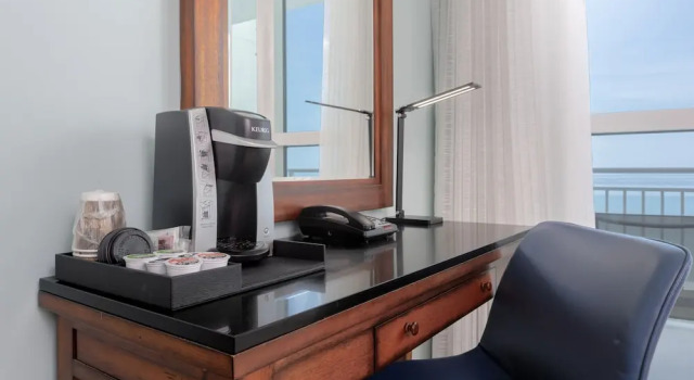 Двухместный номер Standard с балконом и с видом на залив The Pensacola Beach Resort