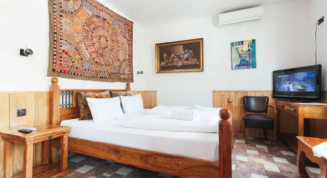 Трёхместный номер Classic с балконом Villa Anri