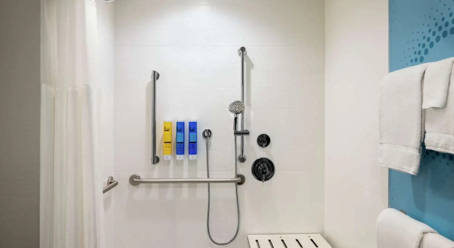 Четырёхместный номер Standard Tru By Hilton Martinsburg