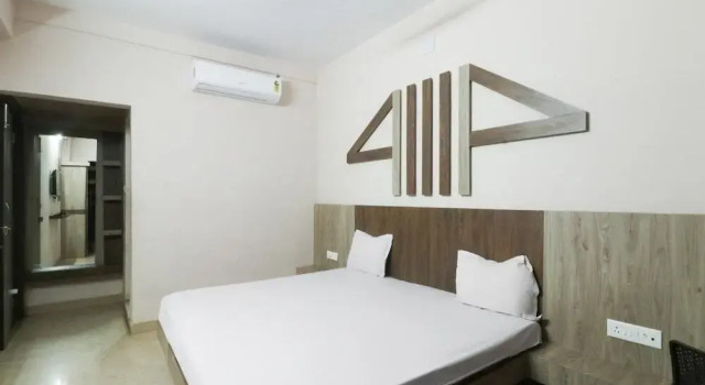 Smile Holiday Inn