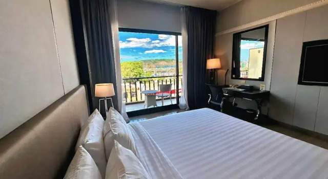Двухместный номер Deluxe с балконом Le Charmé Suites - Subic