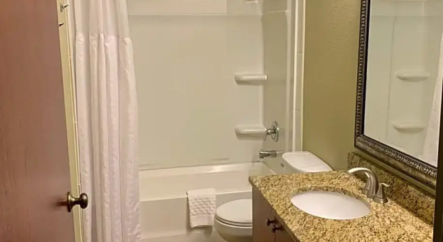 Люкс c 1 комнатой Best Western University Inn and Suites