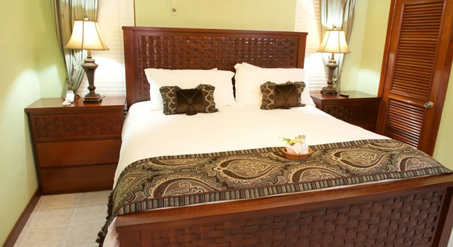 The Palms Oceanfront Suites, Book Hotel Hotels in Belize Province with Parking, Parking