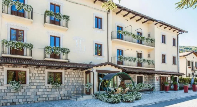 Relais Ducale Spa & Pool, Забронировать Курортный отель Пескокостанцо Abruzzo Ski, рядом с Кресельный подъёмник Валлефура (нижняя станция)