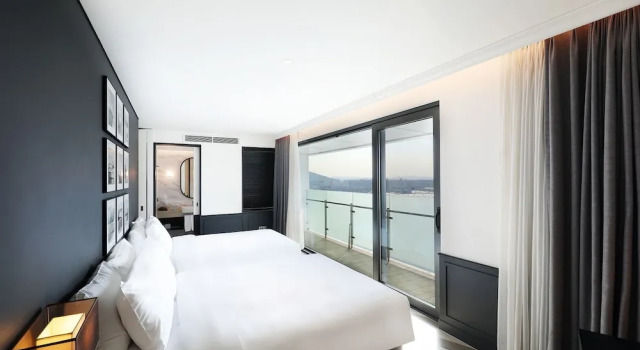 Четырёхместный полулюкс с балконом Hotel Marinabay Seoul