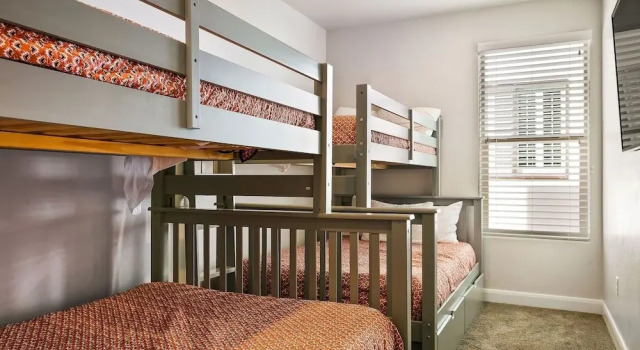 Latitude Adjustment by RedAwning, Boek Hotel Washington 