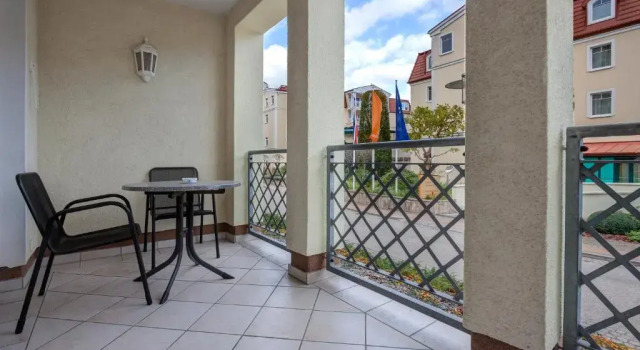 Villa Margot - FeWo 02, Book Villa Bansin Usedom