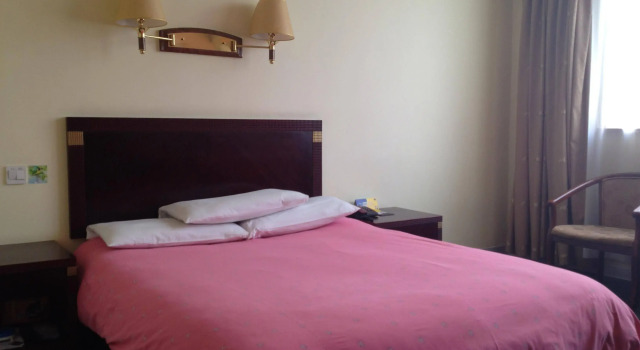 Home Inns Shanghai Caohejing Zhonghuan Caobao Road Branch, Varaa Hotelli Minhang 