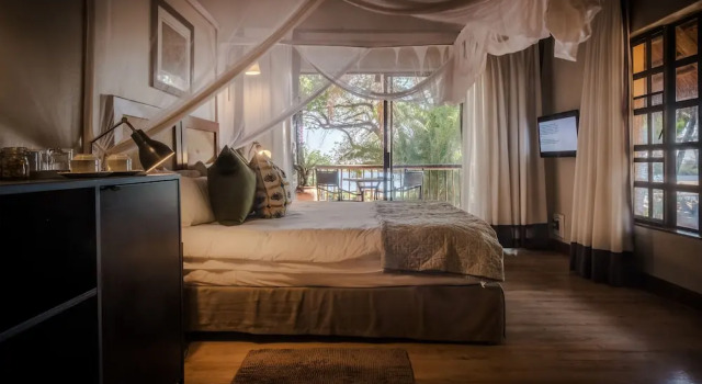Luxus Doppel Suite mit Balkon Chobe Marina Lodge