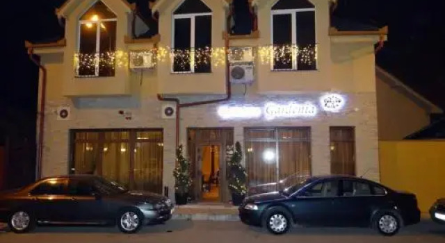 Vila Gardenia, Varaa Hotelli Oradea 