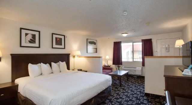 Люкс MorningGlory Inn & Suites