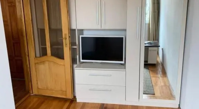 Sara House, Varaa Hotelli Târgu-Mureş 
