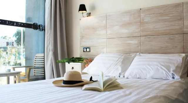 Двухместный номер Standard Цокольный этаж Rives dOr Hôtel