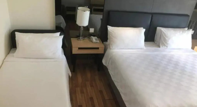 Трёхместный семейный номер Standard Imperial Heritage Hotel Melaka I City Centre I Free Wifi I Free Parking l Free Club Lounge Access