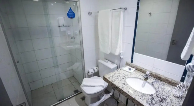 Трёхместный номер Standard Oscar Hotel Executive