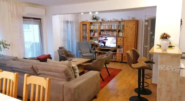 Апартаменты NEU Bayreuth direkt im Zentrum und am Hofgarten 150qm mit Klima, 2 Balkons, Aufzug, Familienfreundlich
