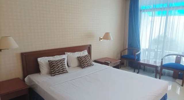 Luksusowy dwuosobowy pokój i balkonem Hotel Efita