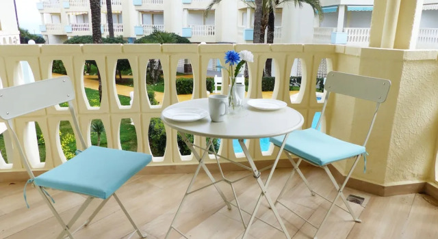 Апартаменты Holiday Beach