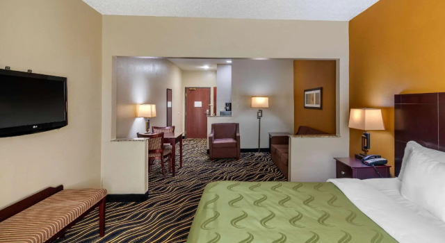 Двухместный люкс Quality Suites Addison-Dallas