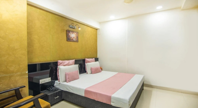 Двухместный номер Deluxe Hotel Morya Regency