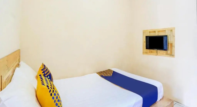 SPOT ON 90156 Hotel Ramayana, Prenota Hotel Hotel economici a Bandungan