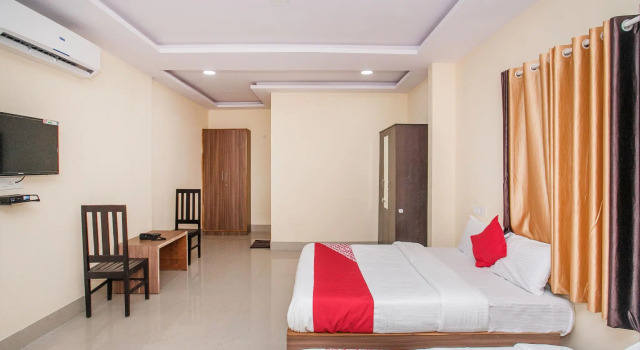 OYO 15818 Om Sai Residency, Забронировать Отель Отели штата Карнатаки 3 звезды, 3*