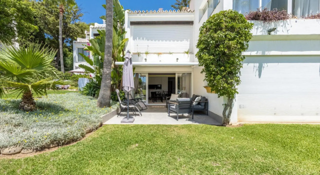 Azahara1 Beautiful apartment frontline golf