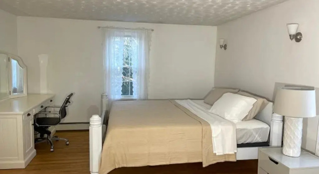 Lovely Cape 4BR+with private POOL, Book Hotel Mashpee Cape Cod