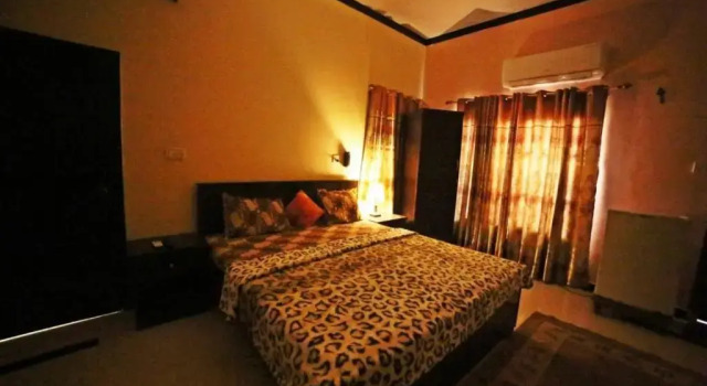 Seasons Inn