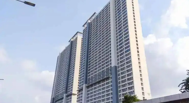 Studio Tifolia Apartment with Double Bed near LRT Station By Travelio, Prenota Appartamento Hotel a Giacarta con piscina, Piscina