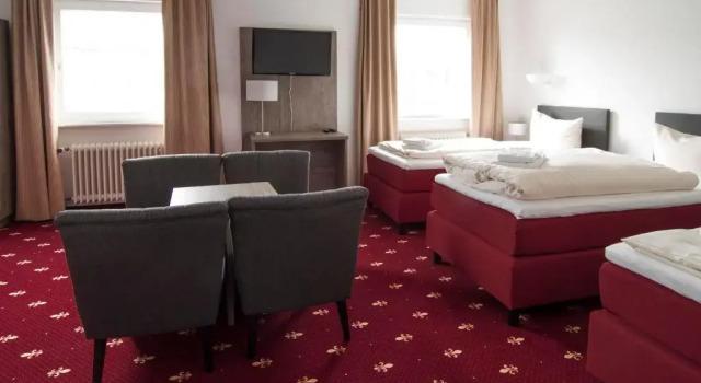 Четырёхместный номер Standard Hotel Maurer