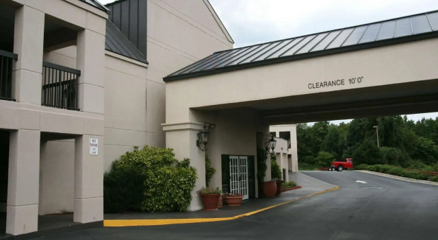 Travelodge by Wyndham Roanoke