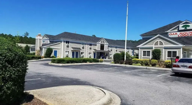 Budgetel Inn & Suites, Prenota Hotel Hotel a Alabama con parcheggio, Parcheggio