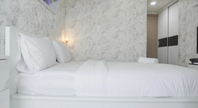 Апартаменты Warm And Elegant 1Br At Gold Coast Apartment