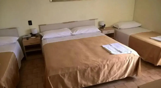 Четырёхместный номер Standard Hotel Parigi