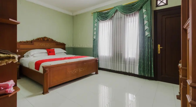 Номер Standard RedDoorz Syariah @ Cipanas