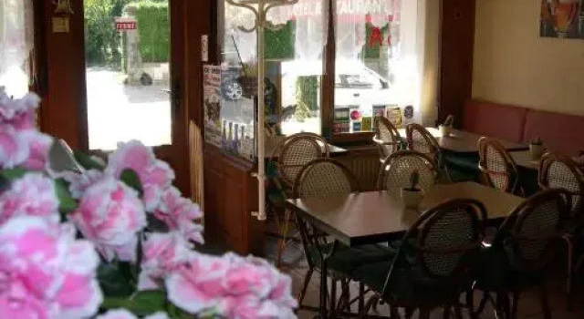 Hôtel Restaurant de la Poste à Gerardmer, Забронировать Отель Отели Вогезы с завтраком, Завтраки