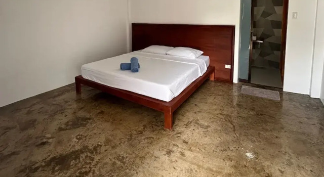 Двухместный номер Standard с видом на бассейн Bluewaves Hostel & Villa Panagsama by Hiverooms