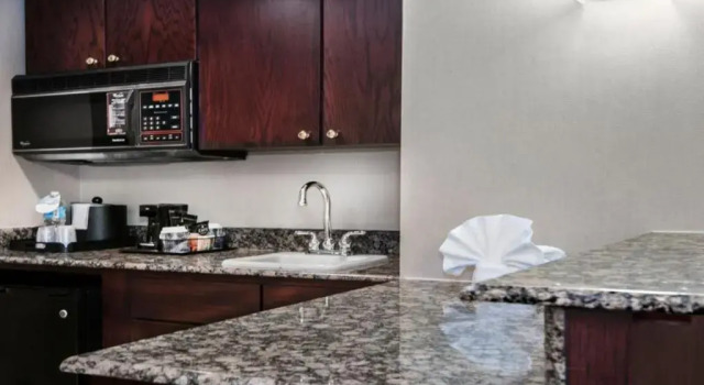 Двухместный номер Executive Holiday Inn Springdale-Fayetteville Area by IHG