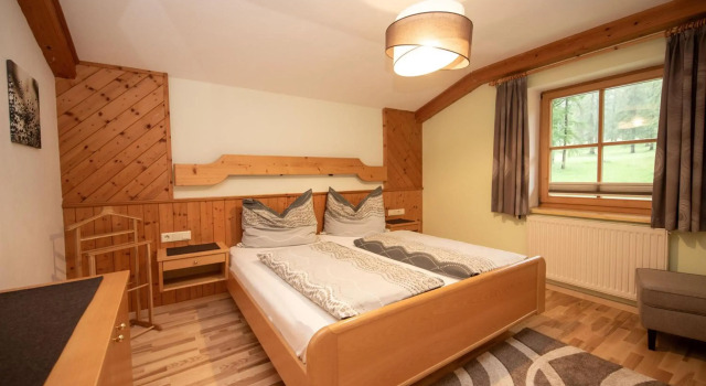 Haus Silberdistel, Rezerwuj Hotel Hotele w Schladming - Dachstein z parkingiem, Parking