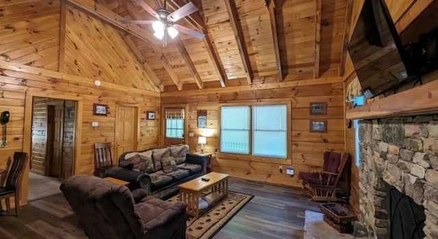 Er57 - Bear Haven - Great Location! Close To All The Action! 1 Bedroom Cabin by RedAwning
