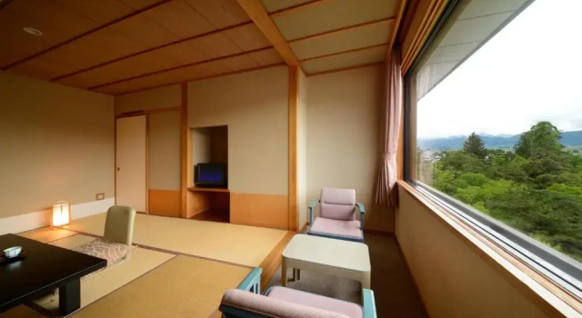 Четырёхместный номер Standard с видом на сад Senkeien Tsukioka Hotel