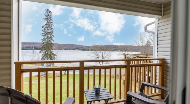 Студия с балконом GetAways At Haliburton Heights