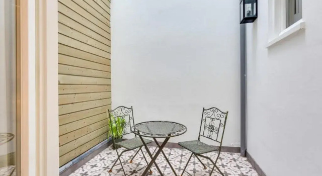 Апартаменты Luxurious Studio Jordaan Couple Getaway