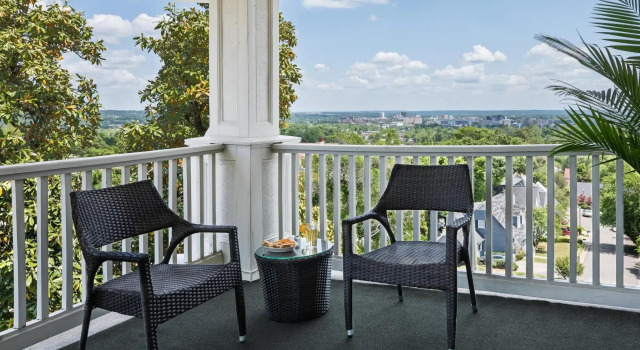Двухместный номер Superior с балконом The Partridge Inn Augusta, Curio Collection by Hilton