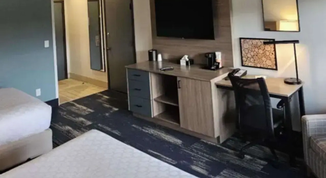 Четырёхместный номер Standard с видом на воду Edgewater Inn and Suites, an Ascend Collection Hotel