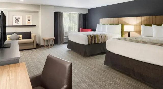 Четырёхместный люкс Country Inn & Suites Downtown Convention Center by Radisson, Gatlinburg, TN